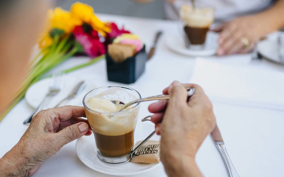 BGH: Raubspezifische Wegnahme lässt eine bloße nötigungsbedingte Schwächung des Gewahrsamsinhabers ausreichen