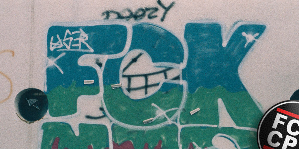 Button mit der Aufschrift „FCK CPS“ ist keine strafbare Beleidigung nach § 185 StGB